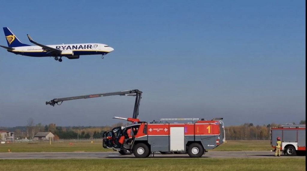 Pyrzowice. Akcja samolot, nasi strażacy na miejscu