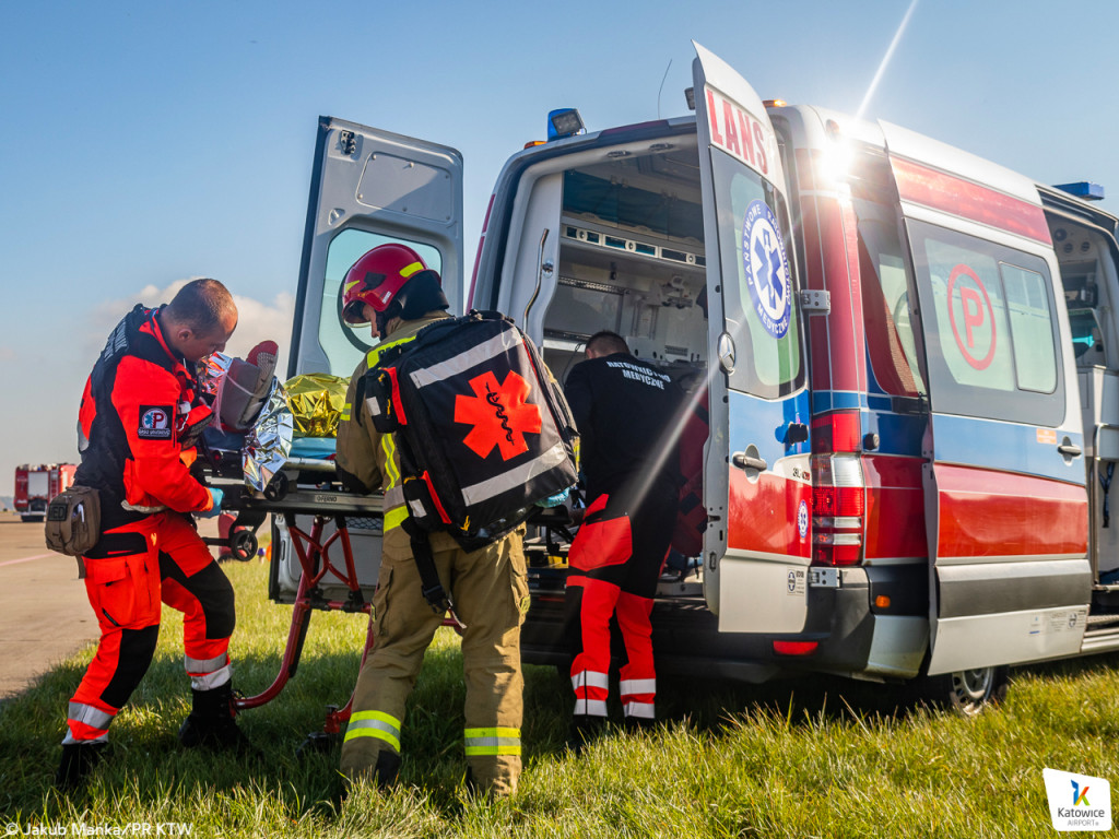 Pyrzowice. Akcja samolot, nasi strażacy na miejscu