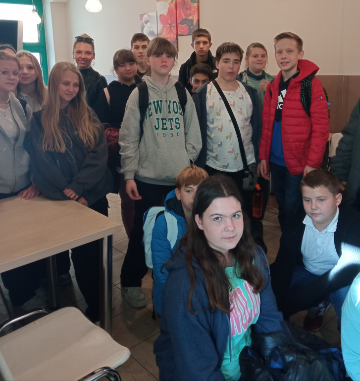 Młodzi pomagają podpiecznym DPS [ZDJĘCIA]