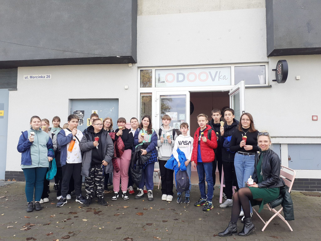 Młodzi pomagają podpiecznym DPS [ZDJĘCIA]