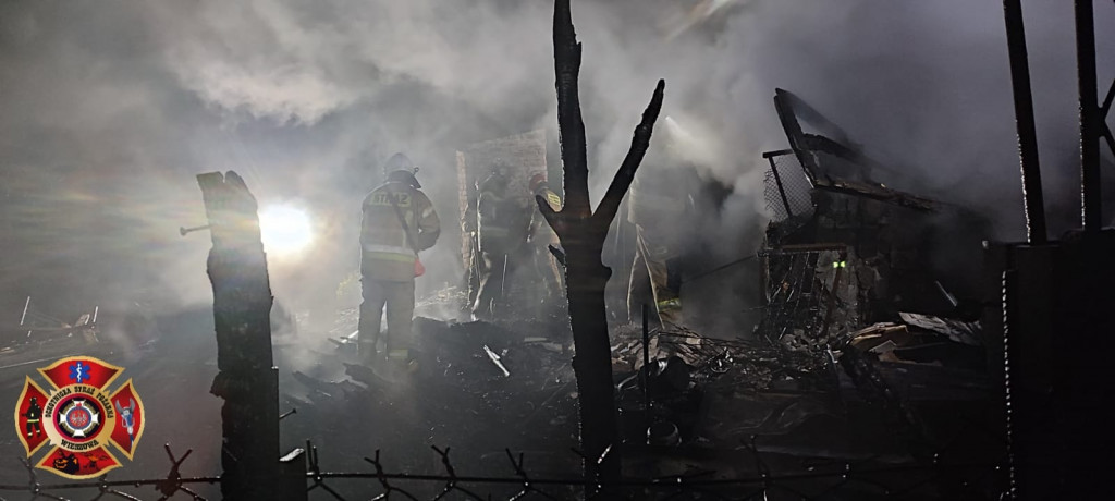 Pożar na ogródkach. 8 zastępów straży w akcji