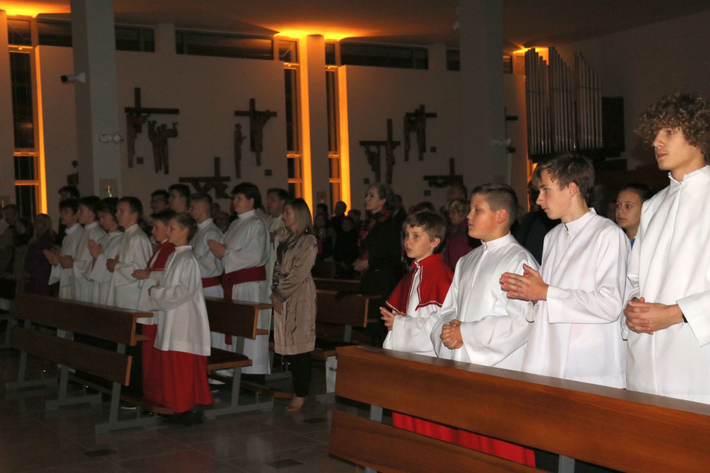 Arcybiskup poświęcił odnowiony kościół i ołtarz