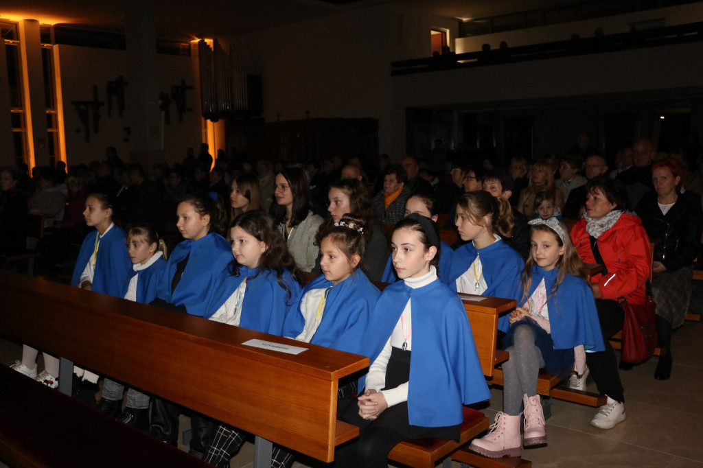 Arcybiskup poświęcił odnowiony kościół i ołtarz