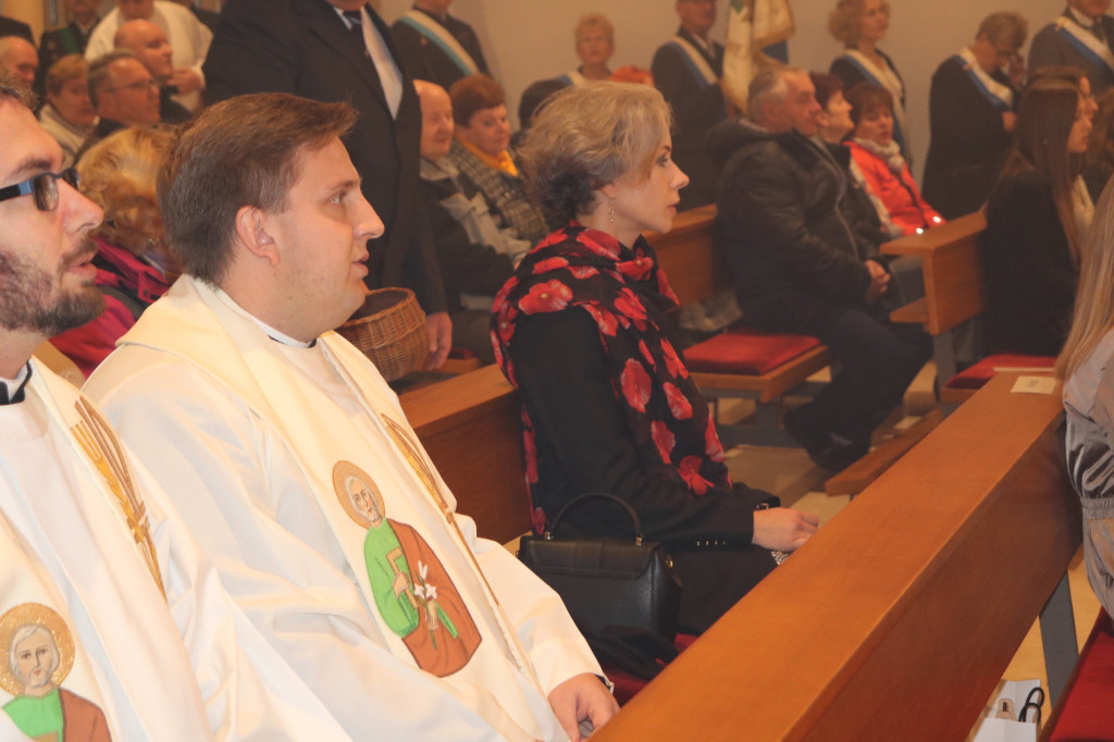 Arcybiskup poświęcił odnowiony kościół i ołtarz