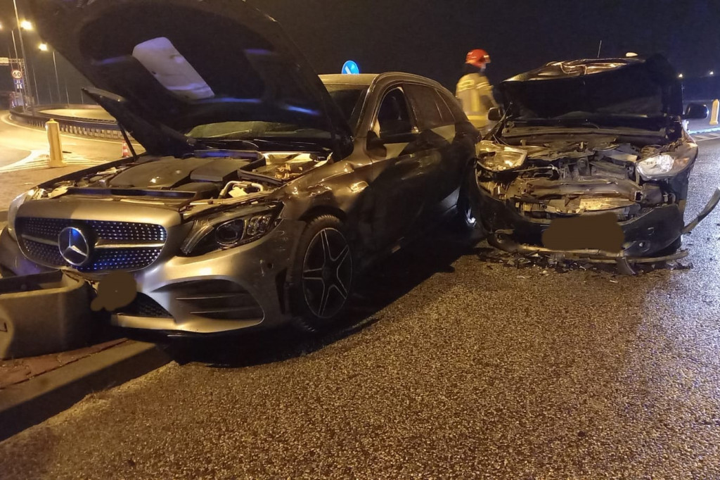 Wypadek na DK 78. Dwóch rannych