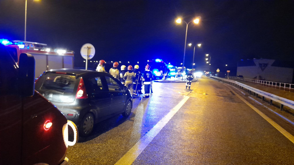 Wypadek na DK 78. Dwóch rannych