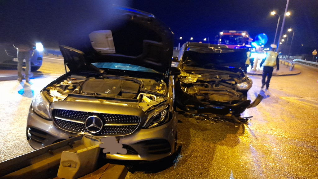 Wypadek na DK 78. Dwóch rannych