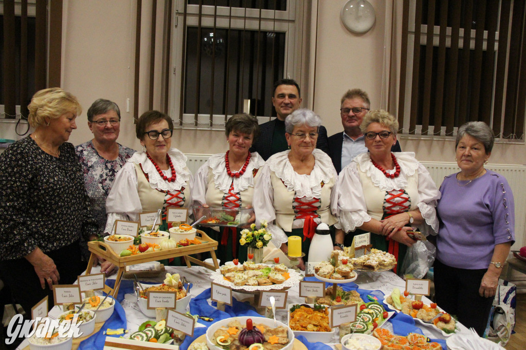 Uczta przygotowana przez koła gospodyń wiejskich