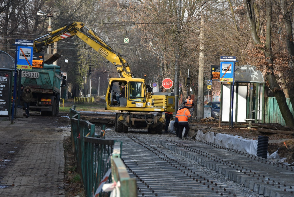 Osiedle Stroszek. Trwa remont torów tramwajowych