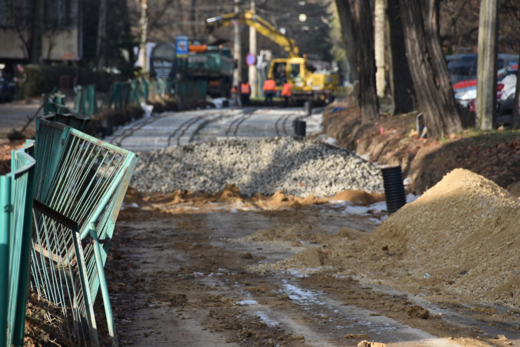 Osiedle Stroszek. Trwa remont torów tramwajowych