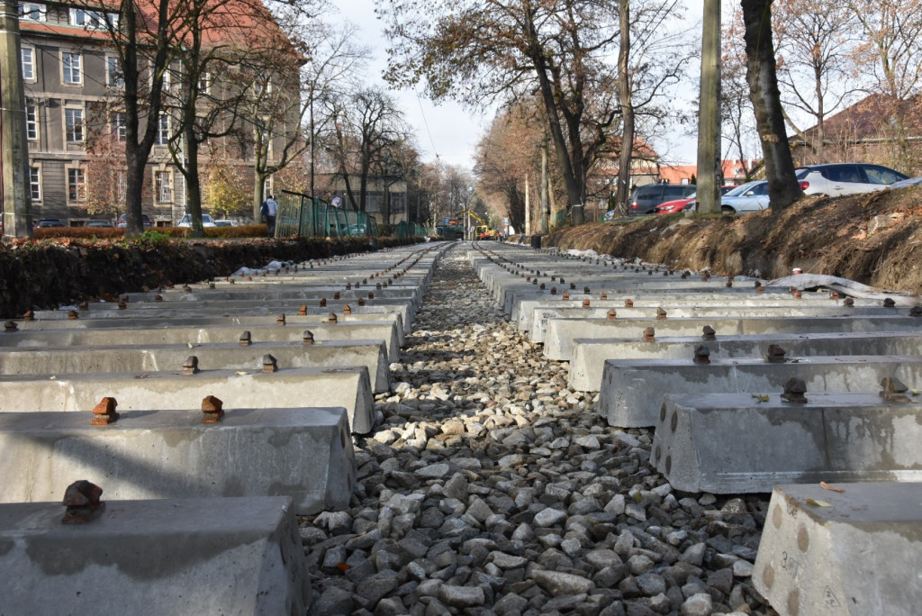 Osiedle Stroszek. Trwa remont torów tramwajowych
