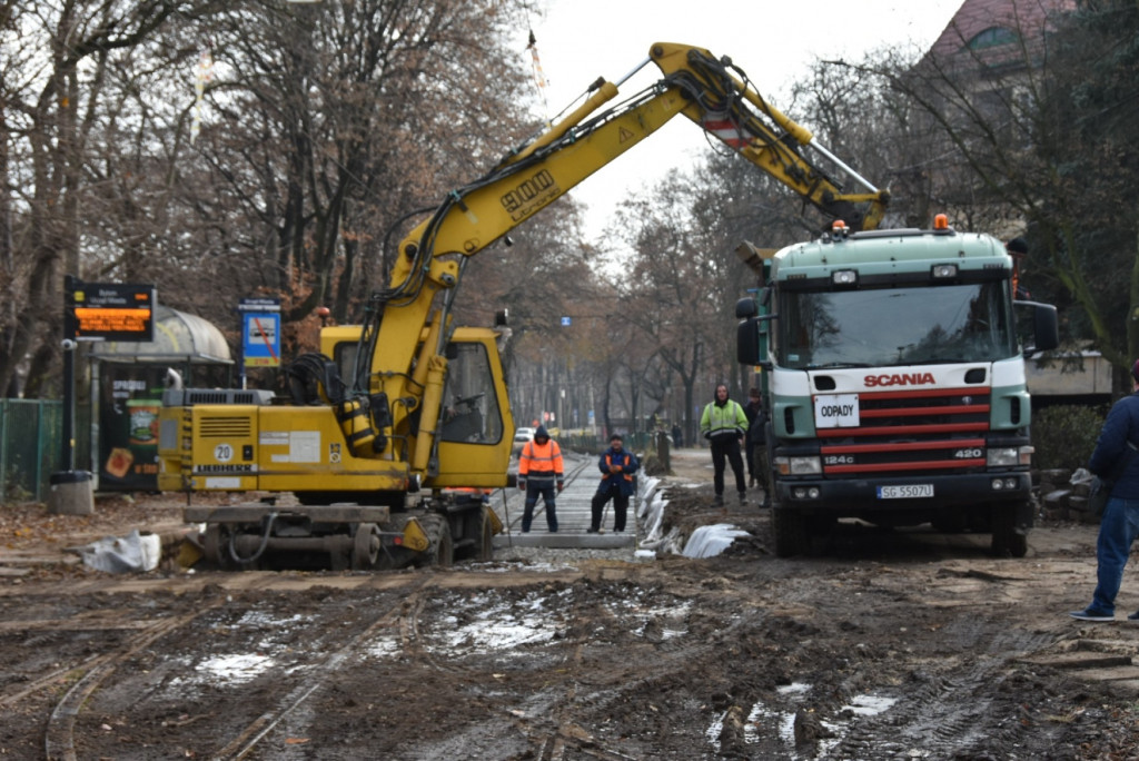 Osiedle Stroszek. Trwa remont torów tramwajowych