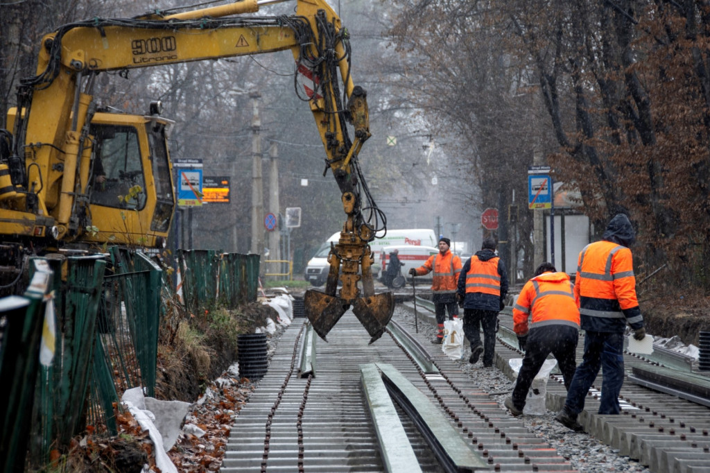 Osiedle Stroszek. Trwa remont torów tramwajowych