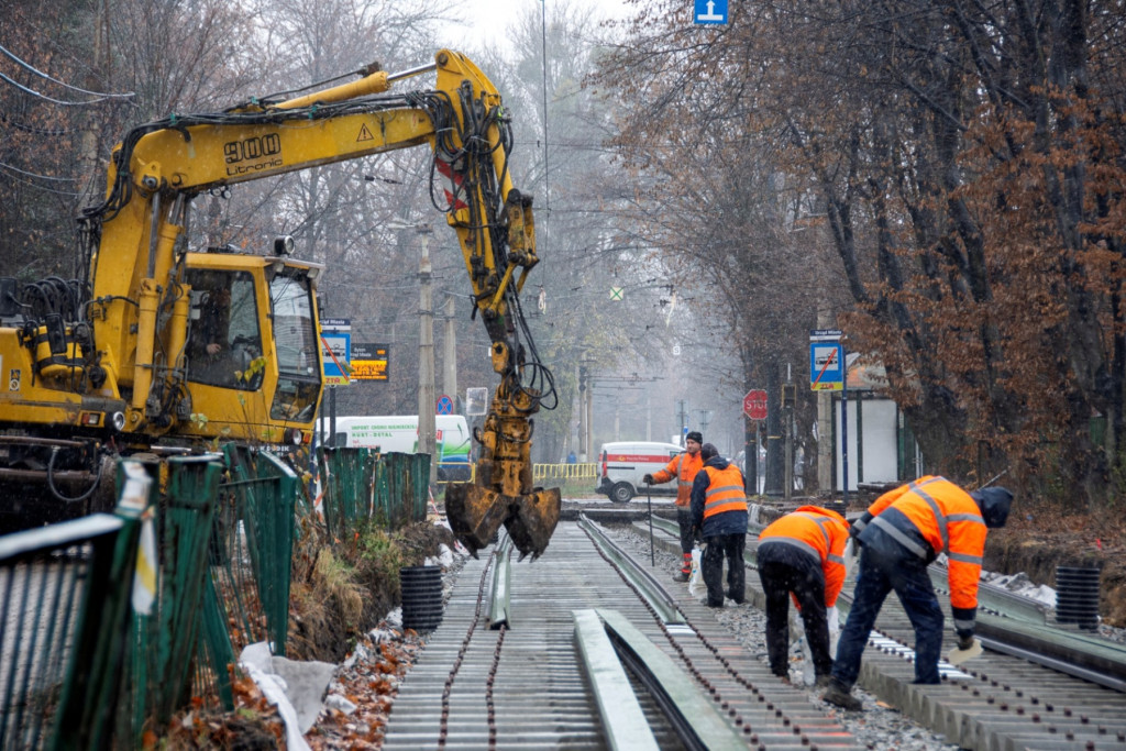 Osiedle Stroszek. Trwa remont torów tramwajowych