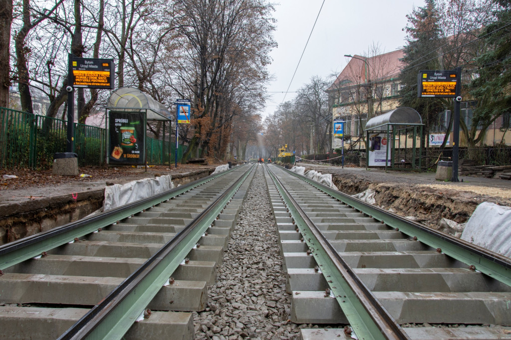 Osiedle Stroszek. Trwa remont torów tramwajowych