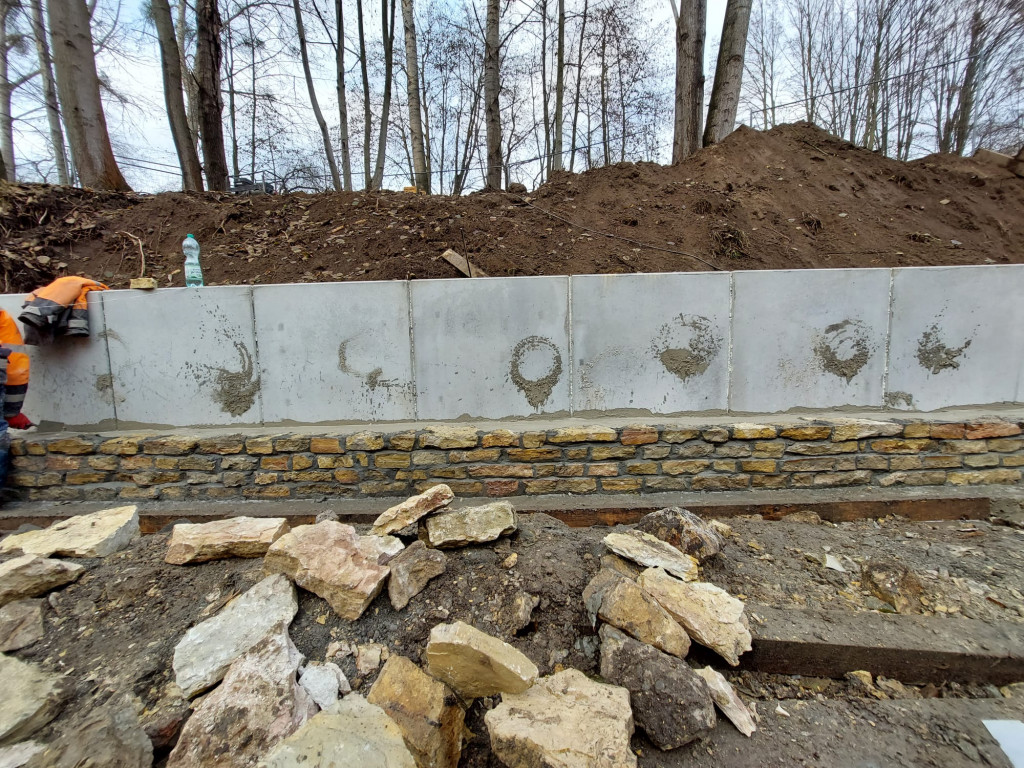 Prace przy Bramie Gwarków, parking niemal gotowy