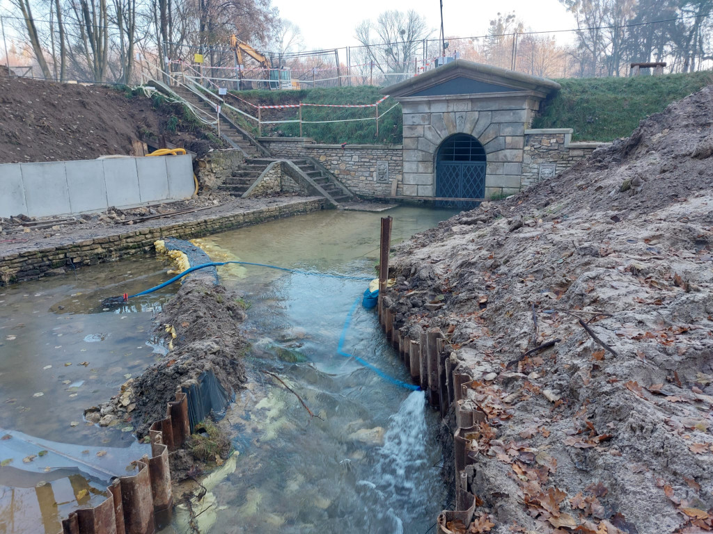 Prace przy Bramie Gwarków, parking niemal gotowy
