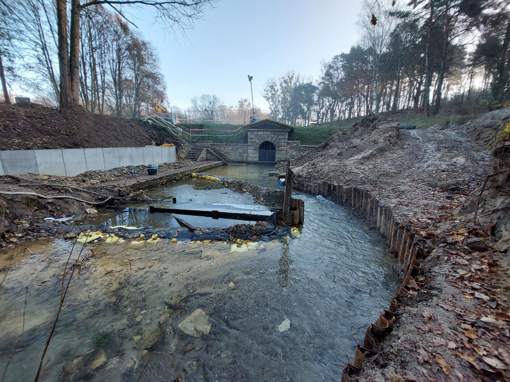 Prace przy Bramie Gwarków, parking niemal gotowy
