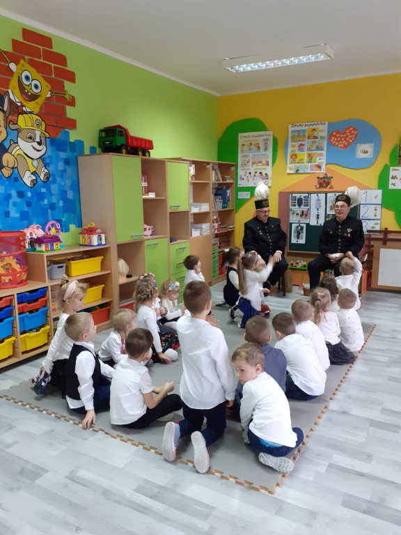 Barbórka w przedszkolu. Tańce śląskie i górnicy
