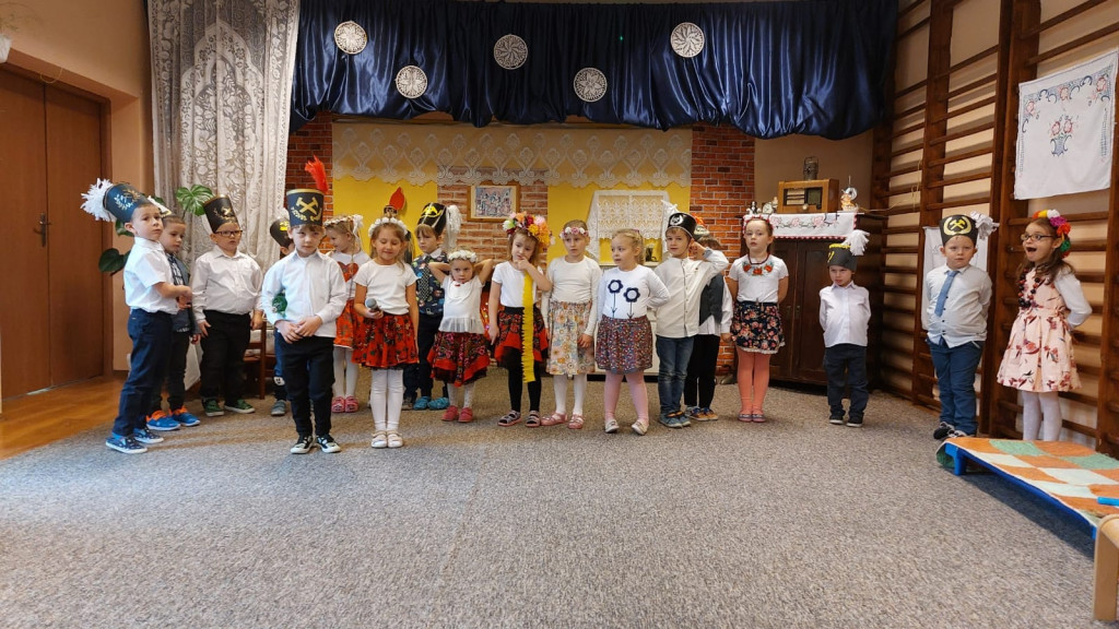 Barbórka w przedszkolu. Tańce śląskie i górnicy
