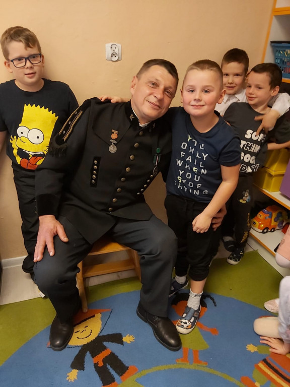 Barbórka w przedszkolu. Tańce śląskie i górnicy