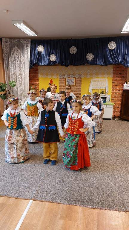 Barbórka w przedszkolu. Tańce śląskie i górnicy