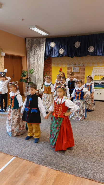 Barbórka w przedszkolu. Tańce śląskie i górnicy