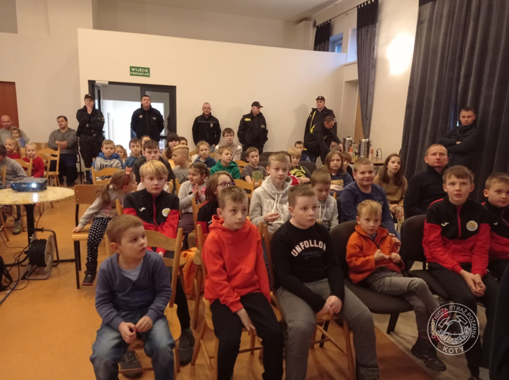 Zamiast reniferów były alpaki, mikołajki z druhami