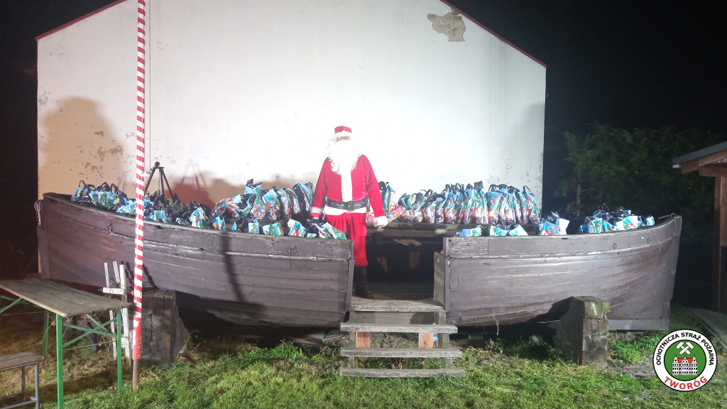 Zamiast reniferów były alpaki, mikołajki z druhami