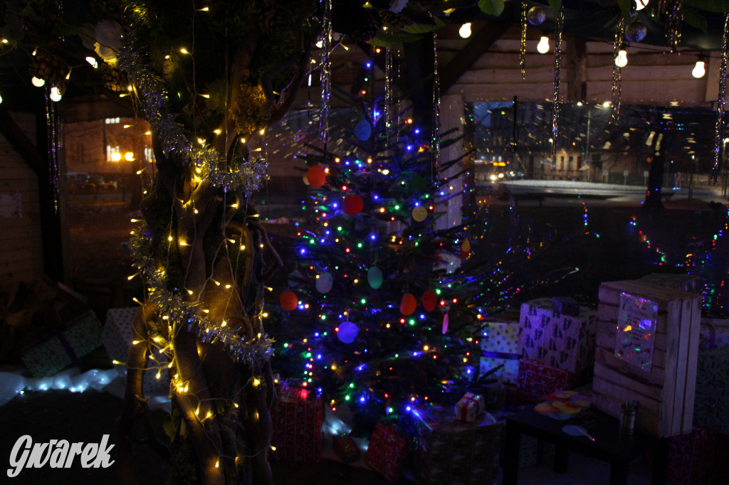 Ogród świąteczny przy burgerowni Wyrąbane