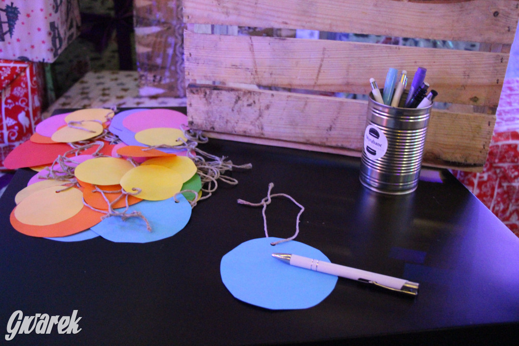 Ogród świąteczny przy burgerowni Wyrąbane