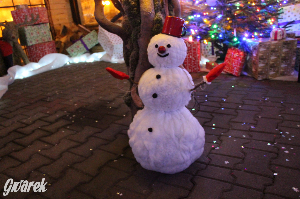 Ogród świąteczny przy burgerowni Wyrąbane