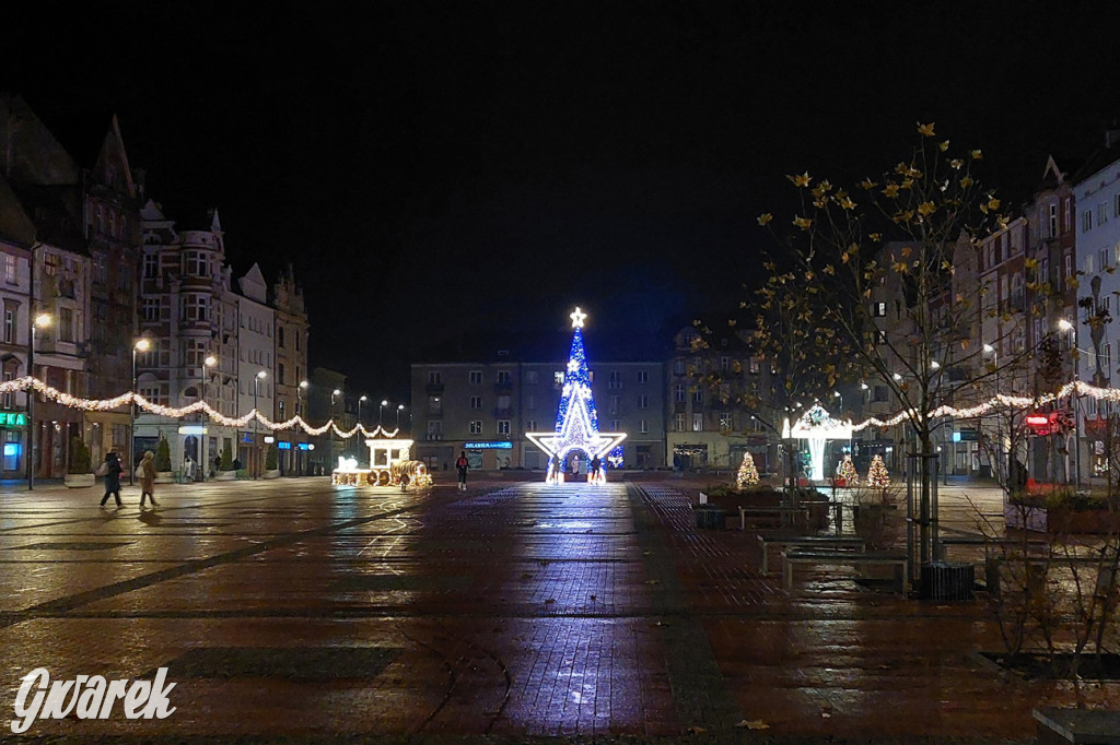 Świąteczny nastrój na rynku w Bytomiu
