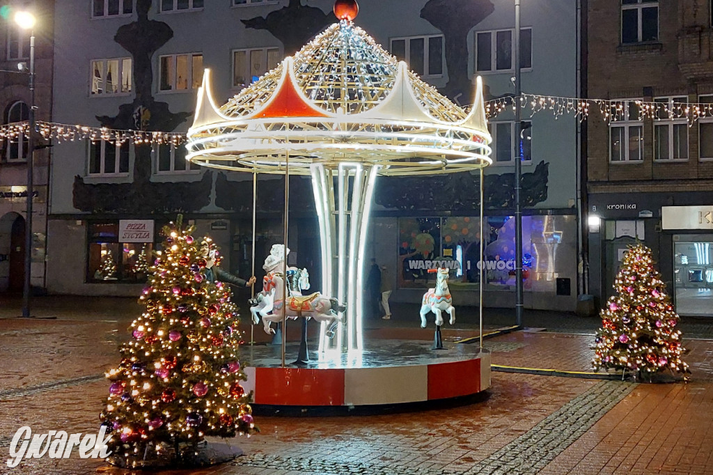Świąteczny nastrój na rynku w Bytomiu