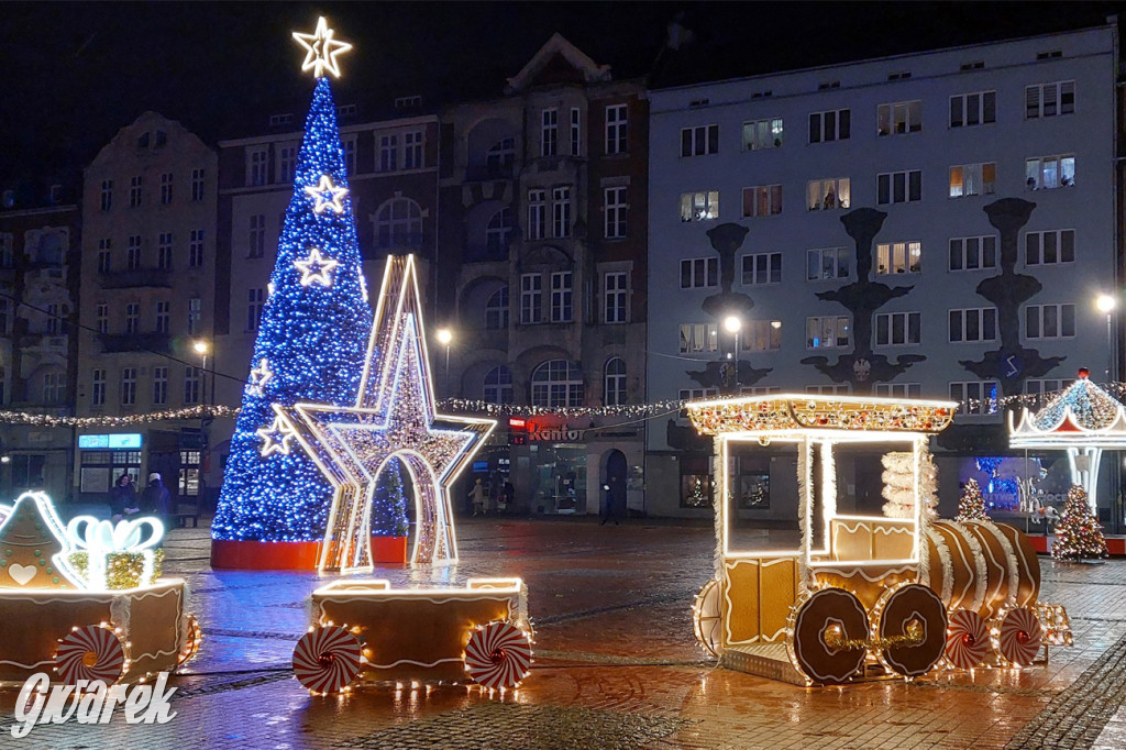 Świąteczny nastrój na rynku w Bytomiu