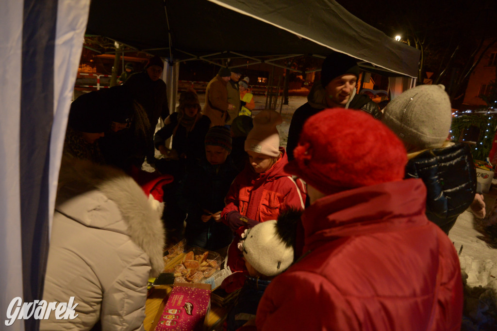 Bobrowniki Śląskie - strojenie choinki