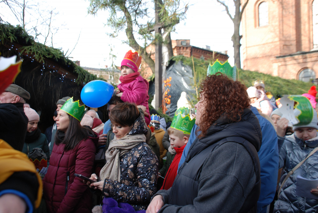  Orszak Trzech Króli przeszedł do Piekarskiego Betlejem