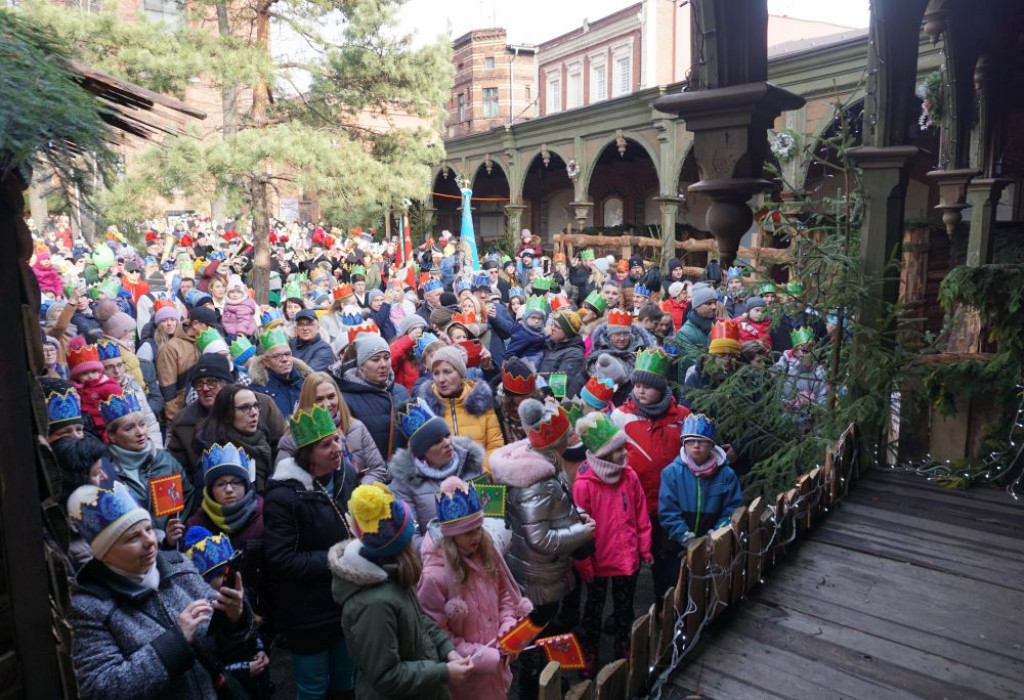  Orszak Trzech Króli przeszedł do Piekarskiego Betlejem