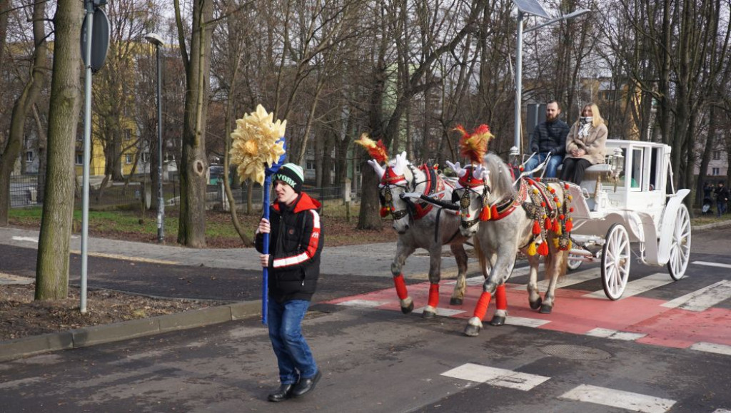  Orszak Trzech Króli przeszedł do Piekarskiego Betlejem