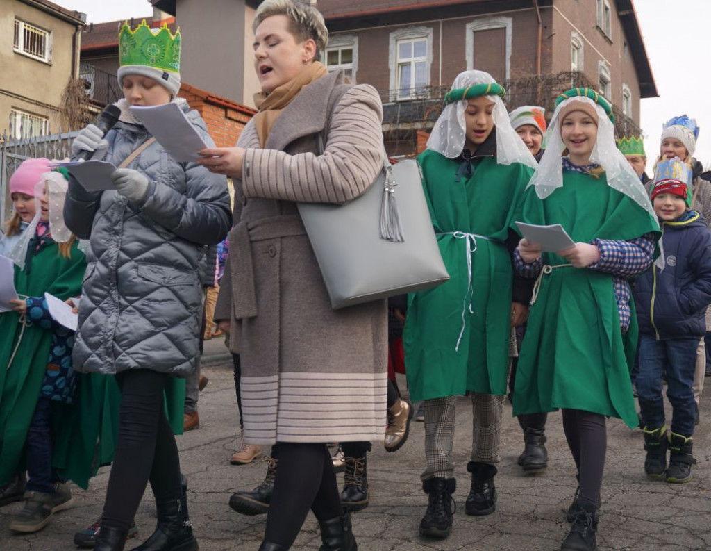  Orszak Trzech Króli przeszedł do Piekarskiego Betlejem
