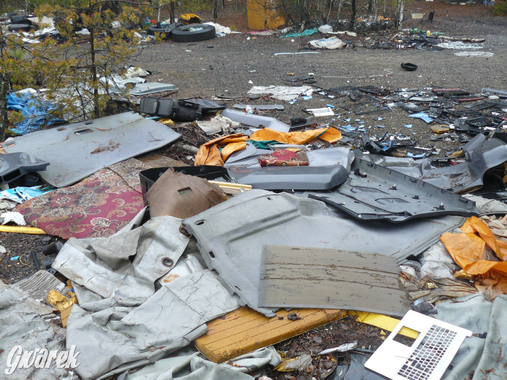 Tarnowskie Góry. Dzikie wysypisko odpadów