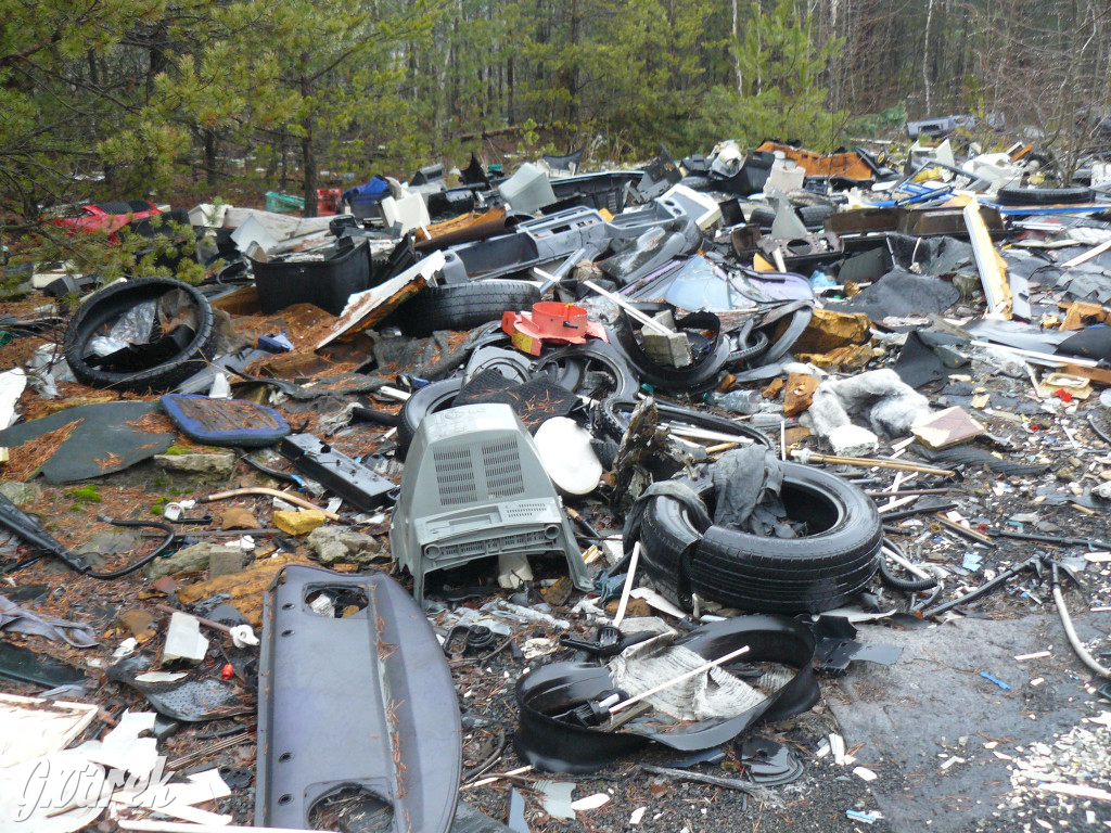Tarnowskie Góry. Dzikie wysypisko odpadów