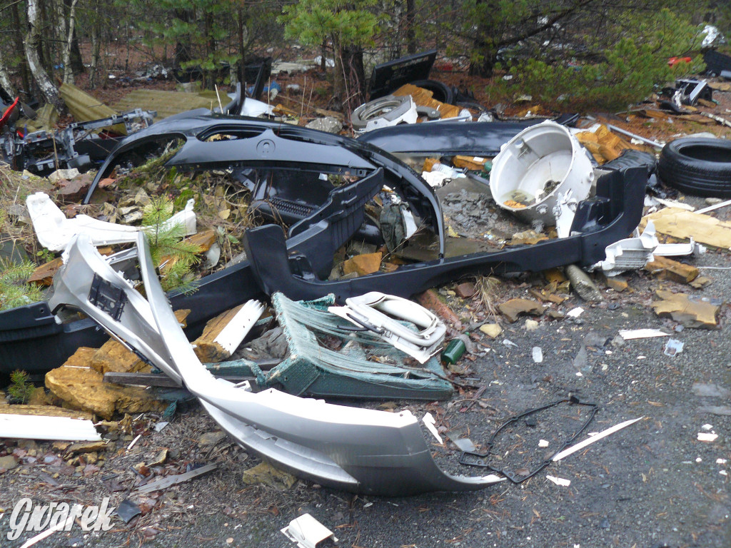 Tarnowskie Góry. Dzikie wysypisko odpadów