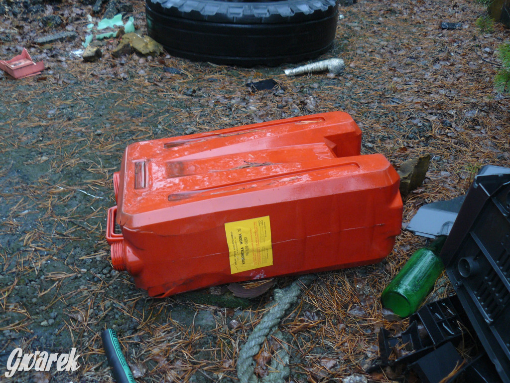 Tarnowskie Góry. Dzikie wysypisko odpadów