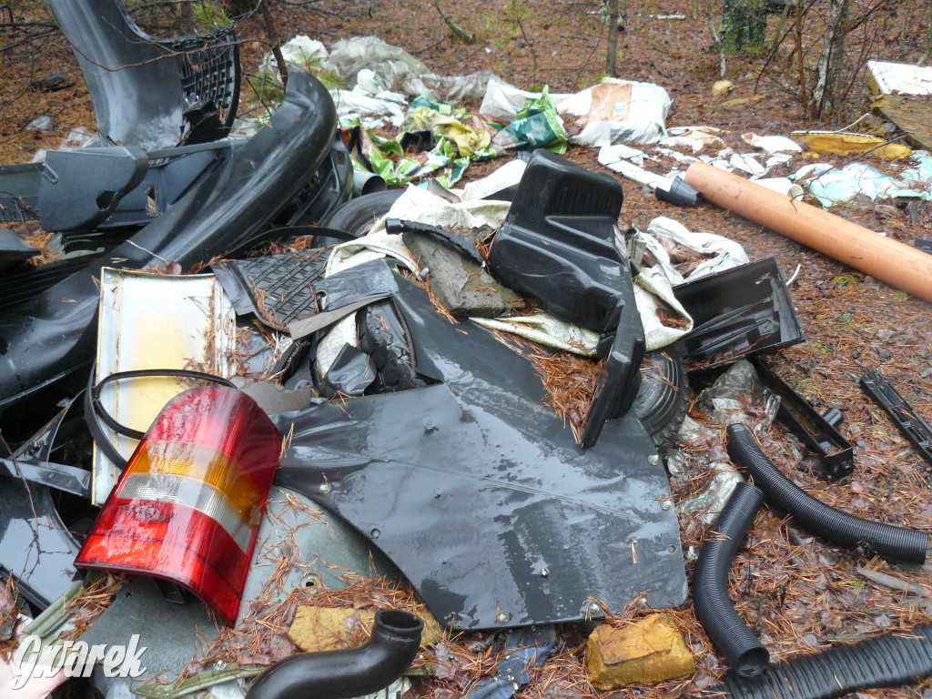 Tarnowskie Góry. Dzikie wysypisko odpadów