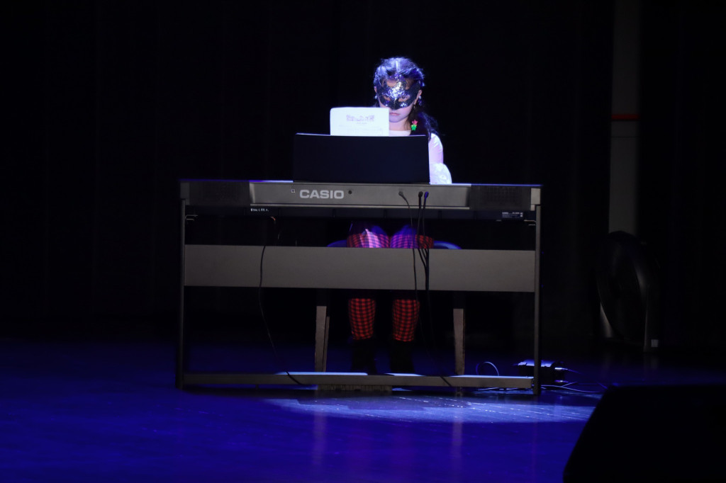 Radzionków.  Koncert karnawałowy w CK Karolinka