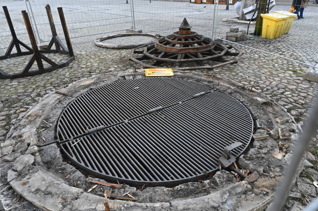 Czas na studnię. Remont symbolu miasta