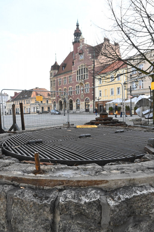 Czas na studnię. Remont symbolu miasta