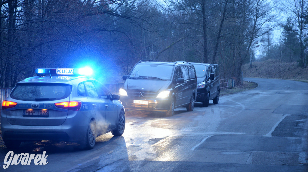 Volkswagen wjechał do rzeki. Dwie ofiary