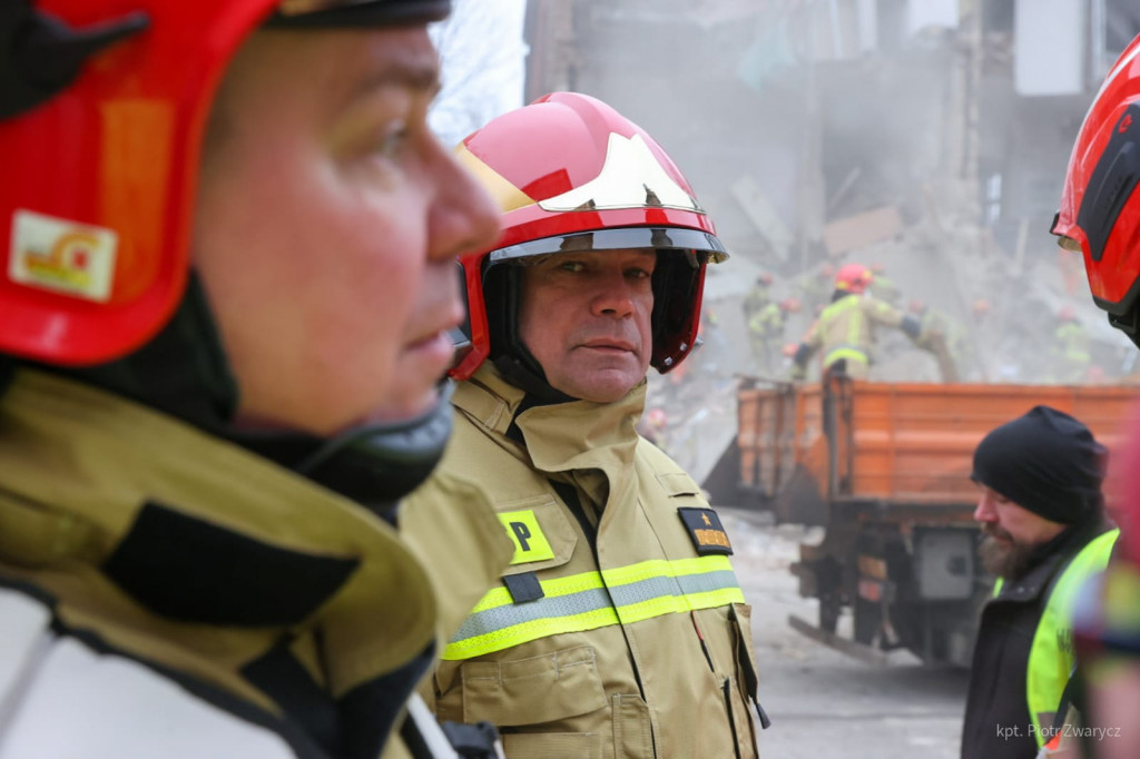 Wybuch gazu w kamienicy, strażacy w akcji